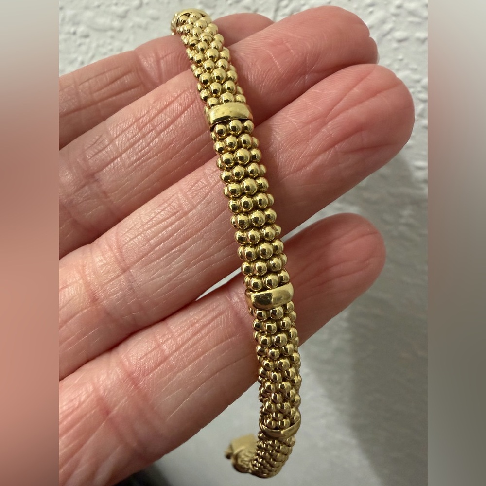 Lagos 18K Gold Station Caviar Bracelet | 6mm | Size M - Picture 11 of 11